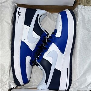 Nike Men's Blue and White Air Sneakers